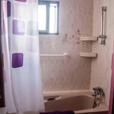 3 Bedrooms At 600 M Away From The With View And Wifi